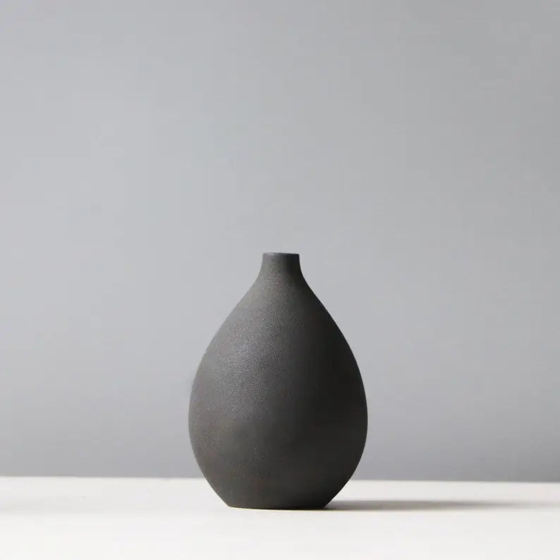 Ceramic vases in Nordic style for home display