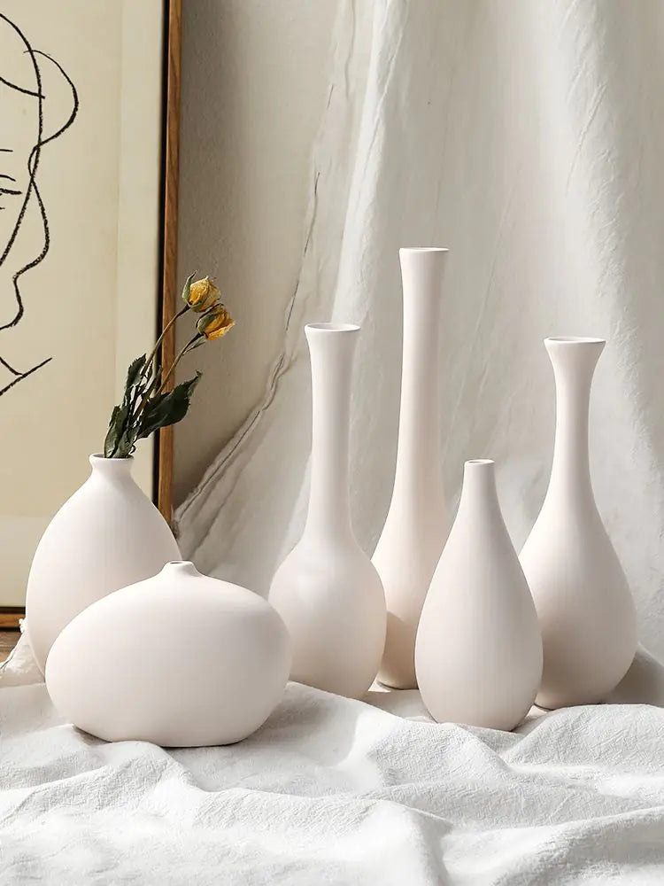 Antique-inspired Chinese vase decoration”