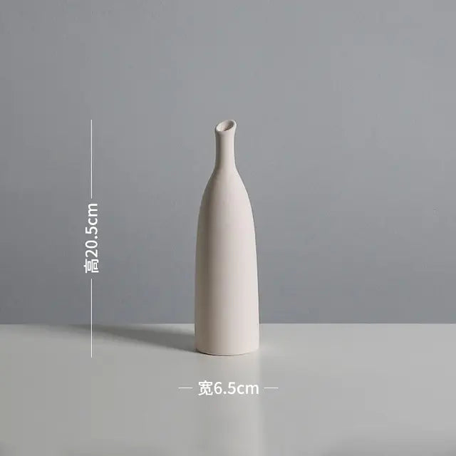 Antique-inspired Chinese vase decoration”