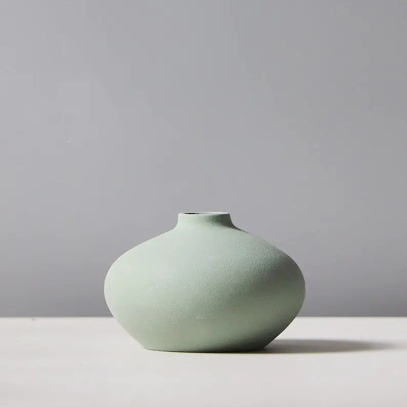 Ceramic vases in Nordic style for home display