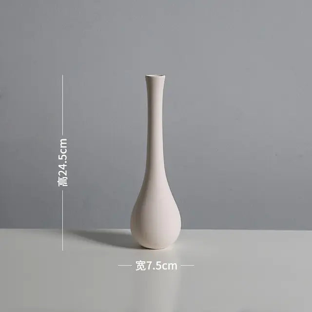 Antique-inspired Chinese vase decoration”