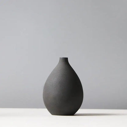 Ceramic vases in Nordic style for home display