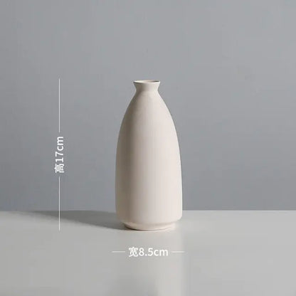 Antique-inspired Chinese vase decoration”