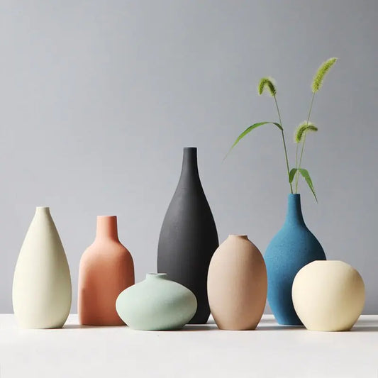 Ceramic vases in Nordic style for home display