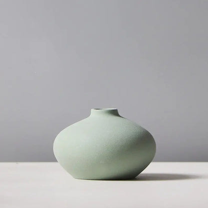 Ceramic vases in Nordic style for home display